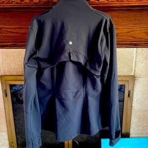 Lululemon define  jacket sz 10 gently worn super cute !! Fits great !!